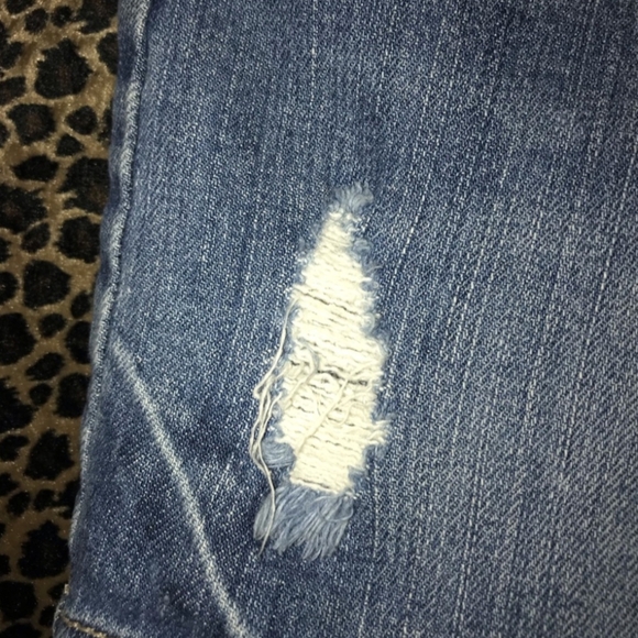 CHOLE DISTRESSED JEAN MINI SKIRT - Picture 6 of 10